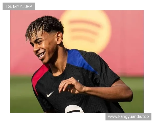 拉什福德谈最期待的队友是亚马尔 称巴萨之行令人惊喜 拉什福德谈最期待的队友是亚马尔 称巴萨之行令人惊喜