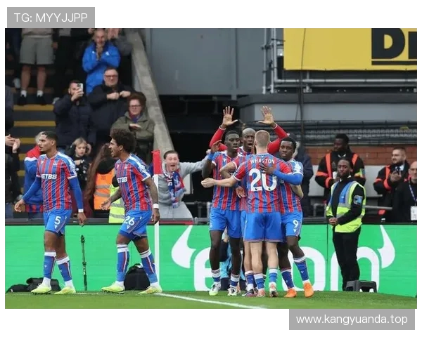 克鲁皮半场两球水晶宫后卫送大礼 樱桃军团两球领先